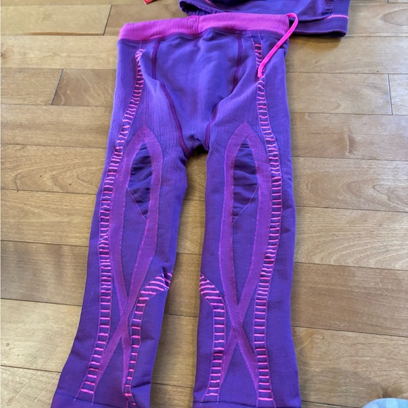 Three items.  Workout outfit. Xs. Stretchy - Picture 2 of 6
